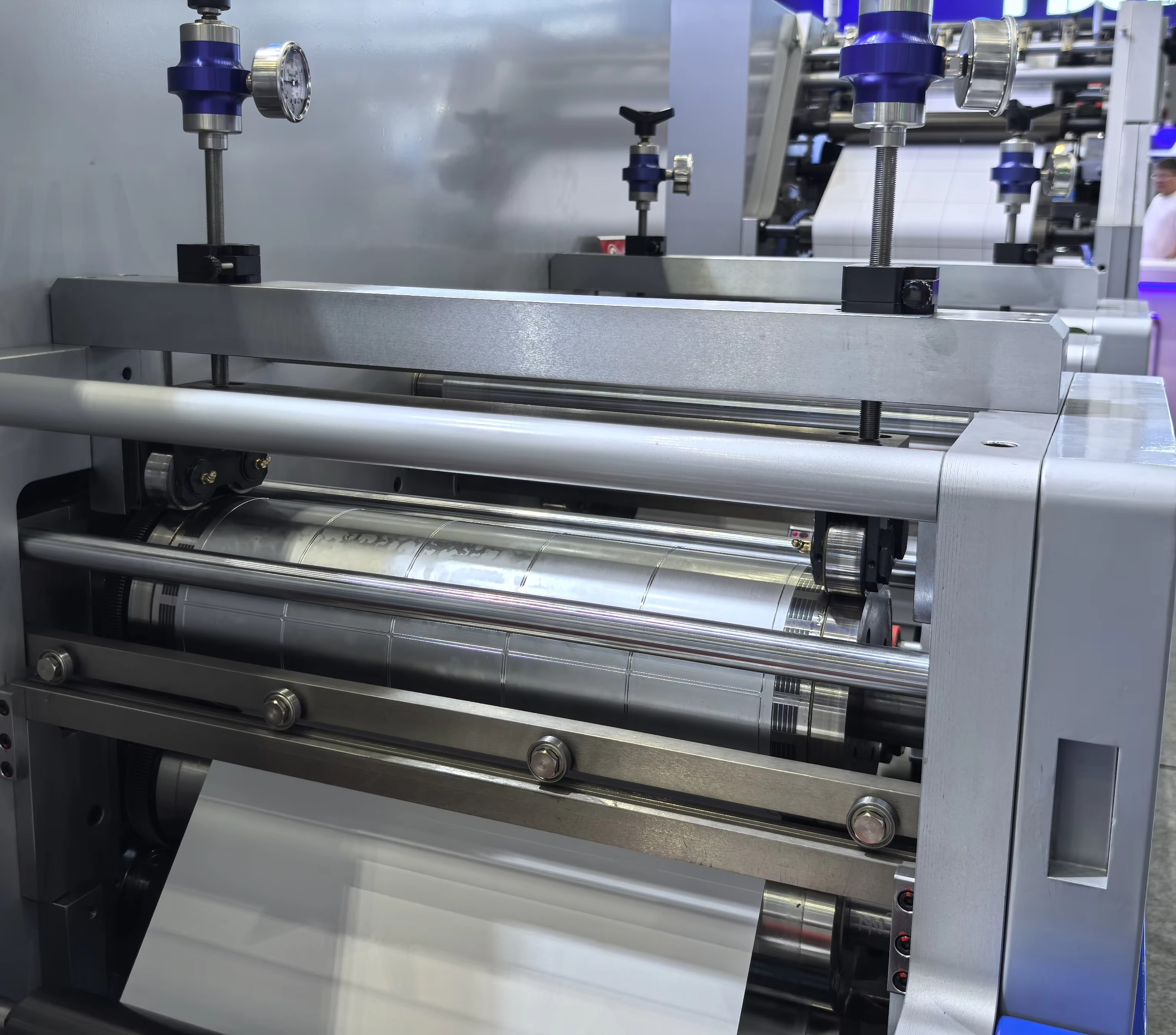 Hochgeschwindigkeits-Intellige - Die Cutting Machine review and price